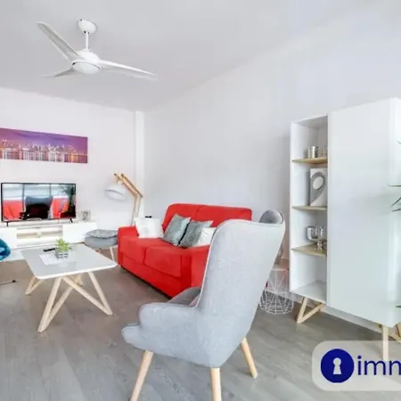 Apartment Air-conditioned Near Liberation District