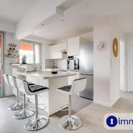Apartment Air-conditioned Near Liberation District Nice